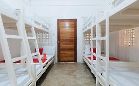 Reddoorz @ Camp Saint John Hotel La Union